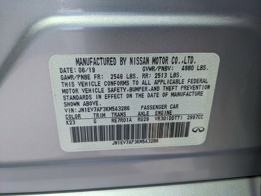 INFINITI Q50 Vehicle Full-screen Gallery Image 30