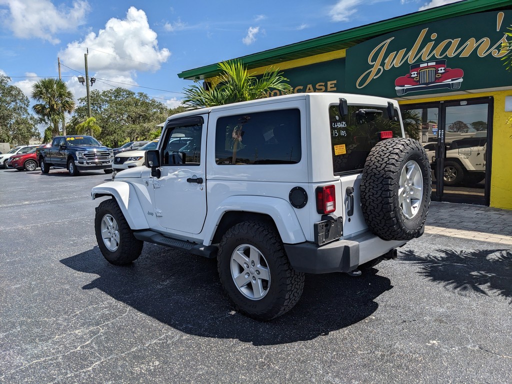 2013 Jeep Wrangler Sahara photo 3