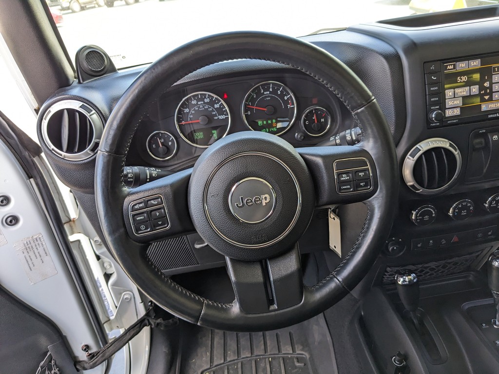 Jeep Wrangler Vehicle Full-screen Gallery Image 10