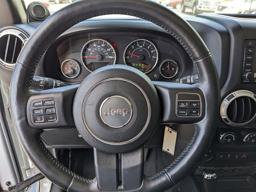 Jeep Wrangler Vehicle Full-screen Gallery Image 21