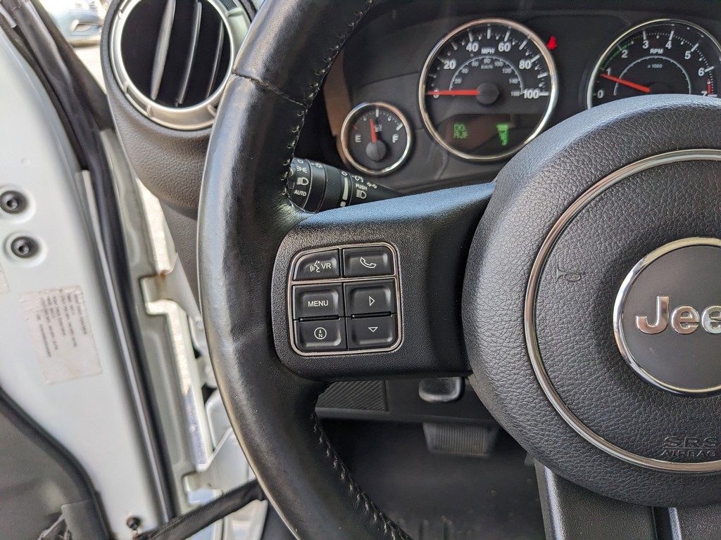 Jeep Wrangler Vehicle Full-screen Gallery Image 22