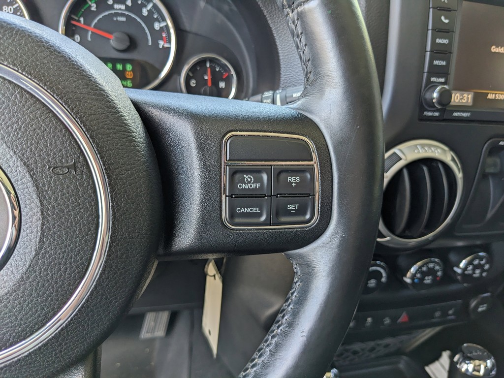 Jeep Wrangler Vehicle Full-screen Gallery Image 23