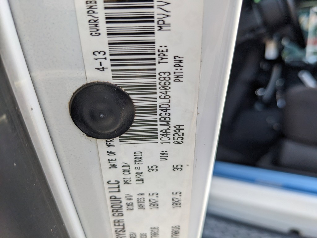 Jeep Wrangler Vehicle Full-screen Gallery Image 28