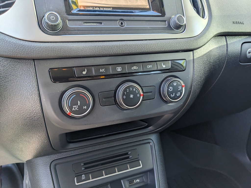 Volkswagen Tiguan Vehicle Full-screen Gallery Image 20