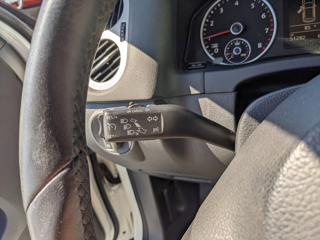 Volkswagen Tiguan Vehicle Full-screen Gallery Image 27