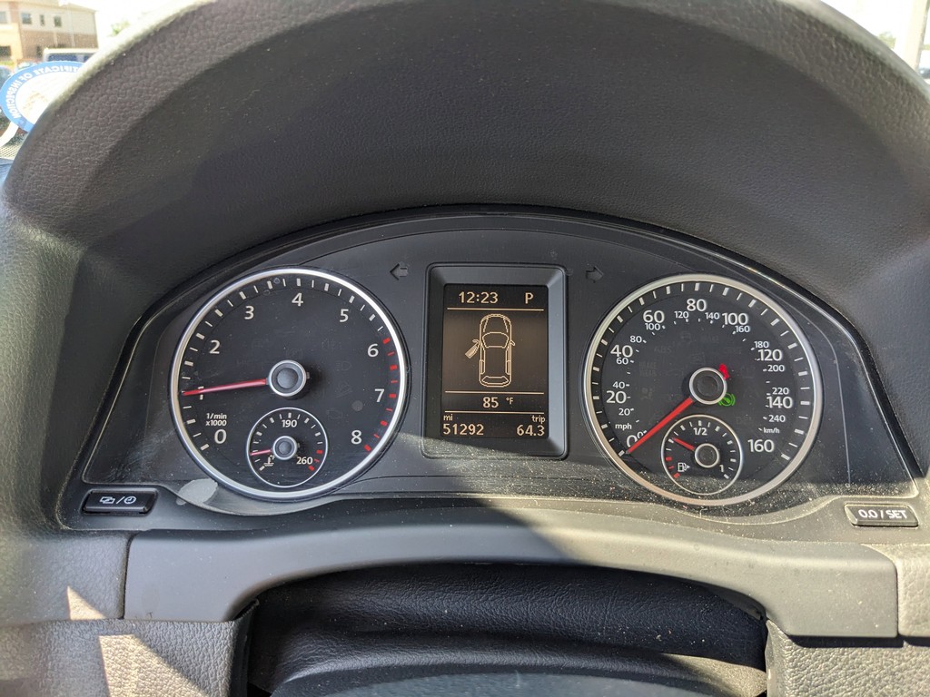 Volkswagen Tiguan Vehicle Full-screen Gallery Image 29