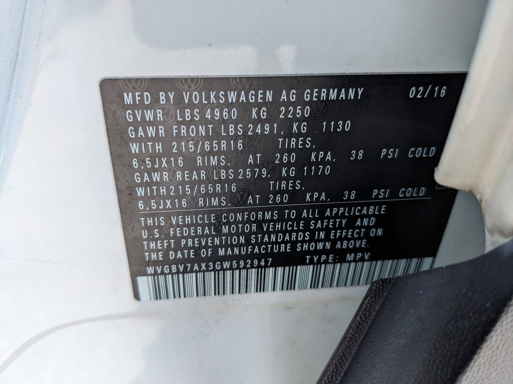 Volkswagen Tiguan Vehicle Full-screen Gallery Image 31