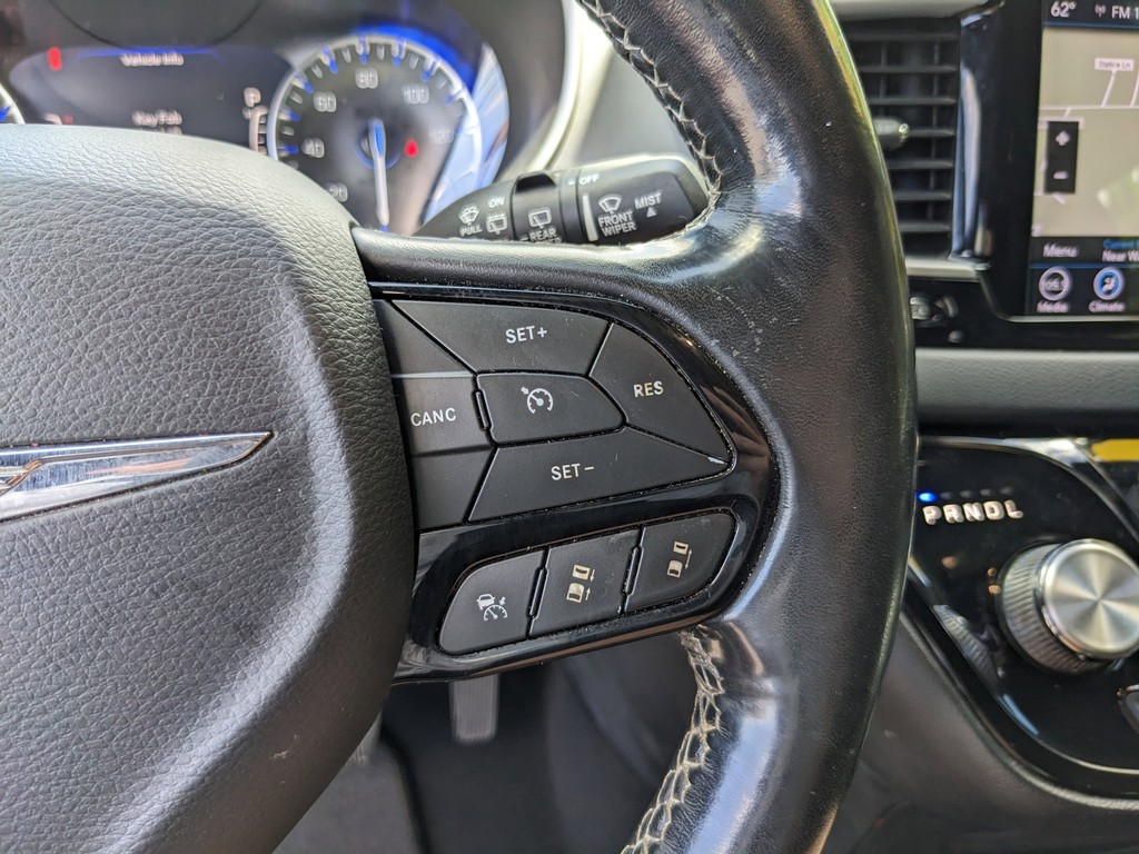 Chrysler Pacifica Vehicle Full-screen Gallery Image 28