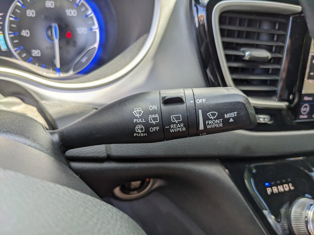 Chrysler Pacifica Vehicle Full-screen Gallery Image 30