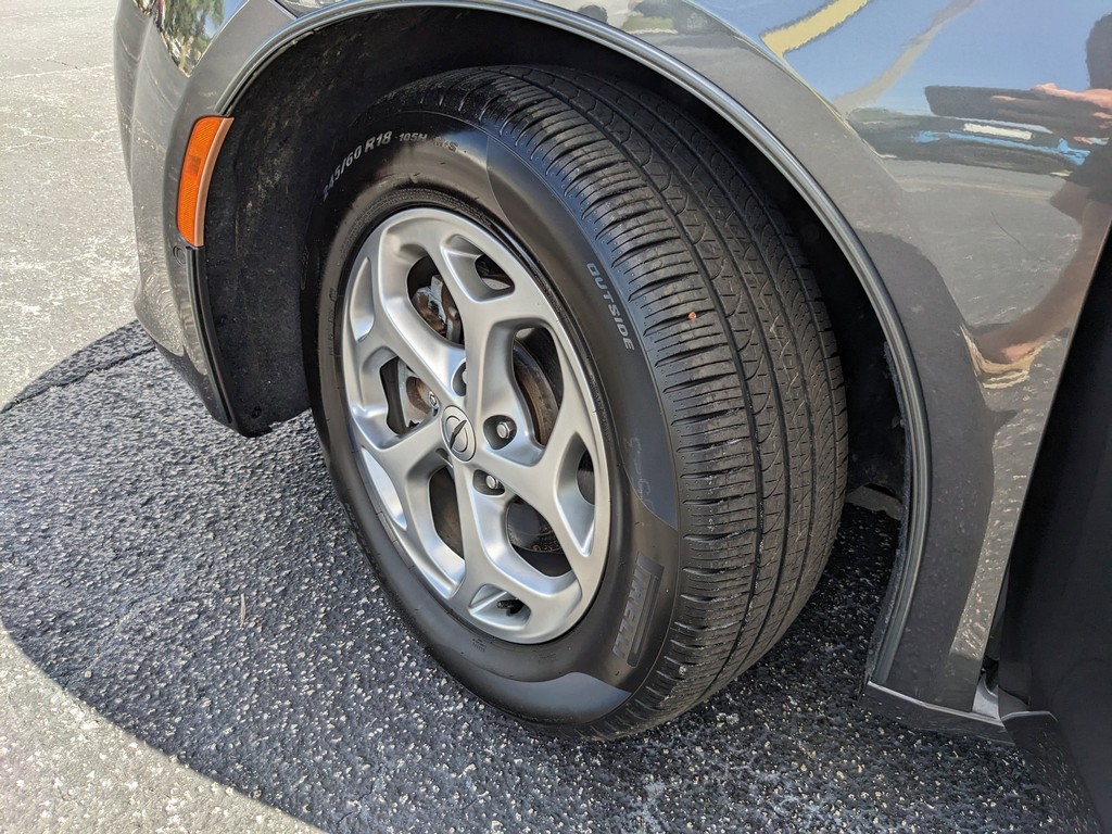 Chrysler Pacifica Vehicle Full-screen Gallery Image 32