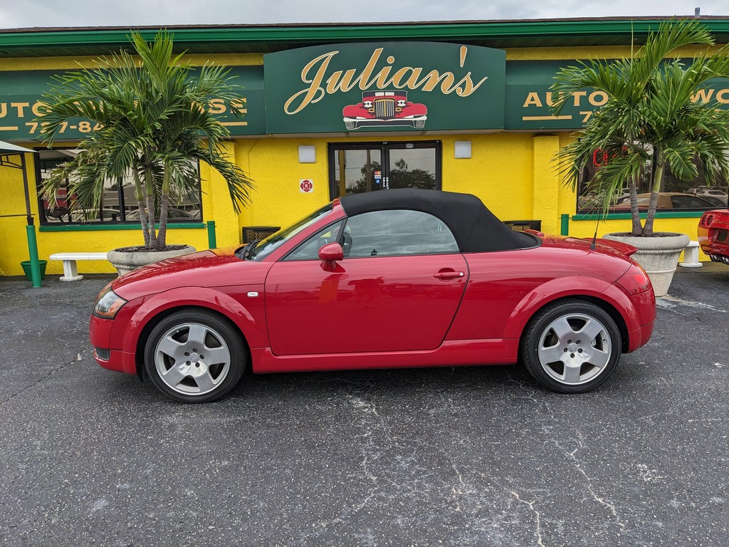2002 Audi TT Quattro photo 2