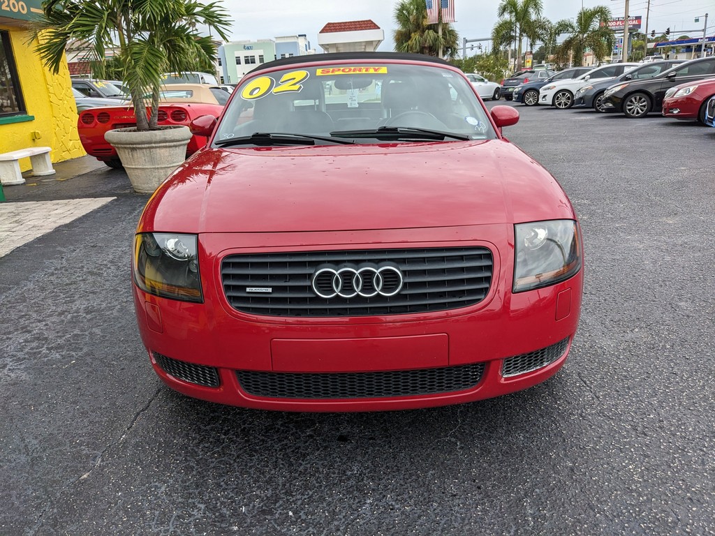 Audi TT Vehicle Full-screen Gallery Image 05