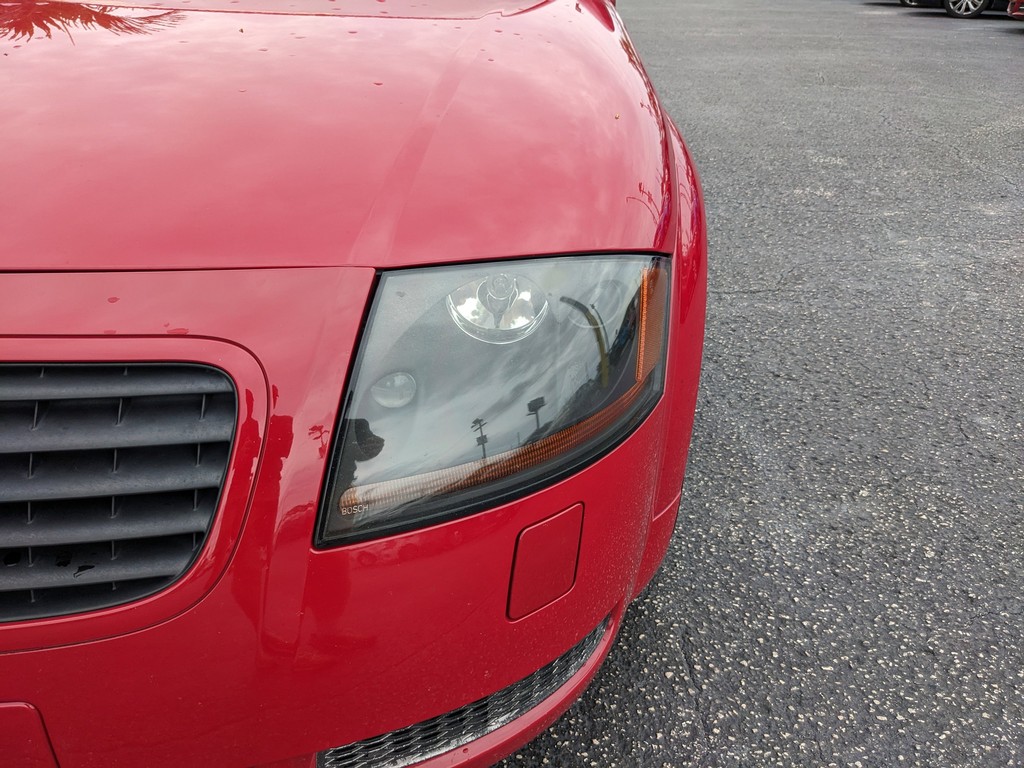 Audi TT Vehicle Full-screen Gallery Image 06