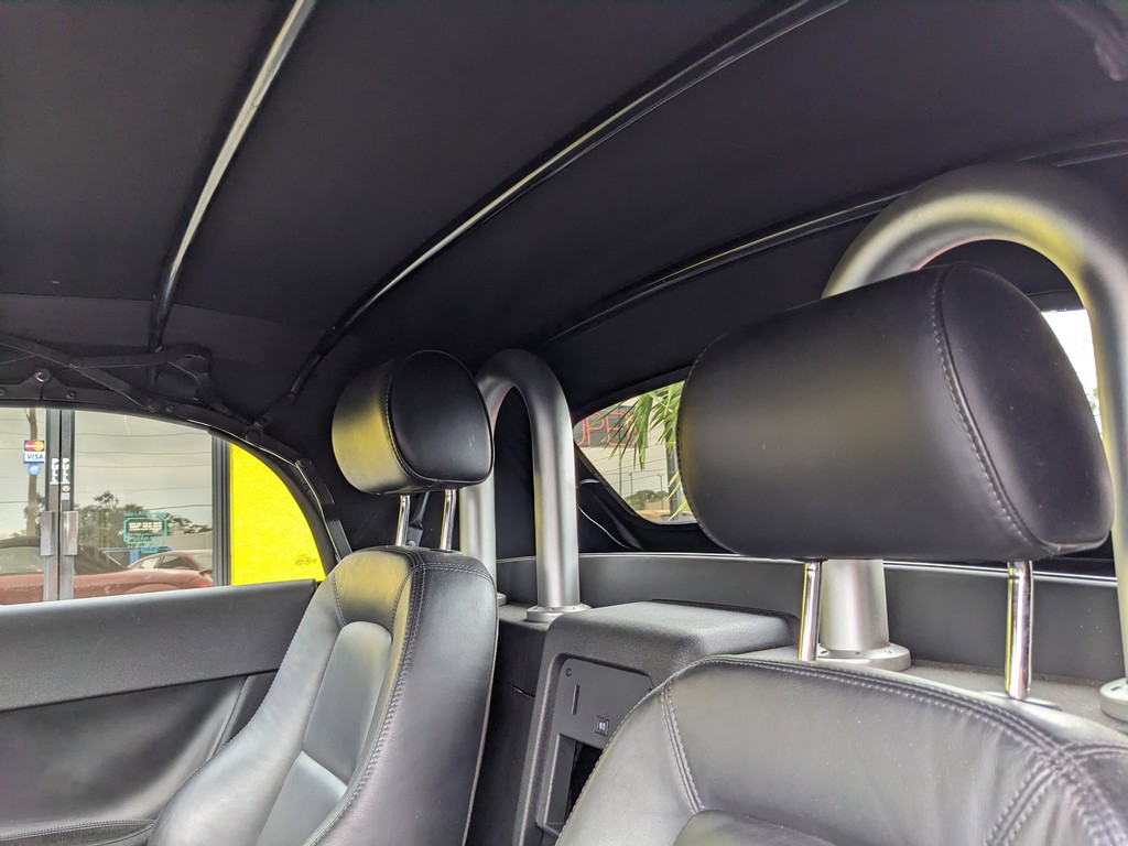 Audi TT Vehicle Full-screen Gallery Image 14