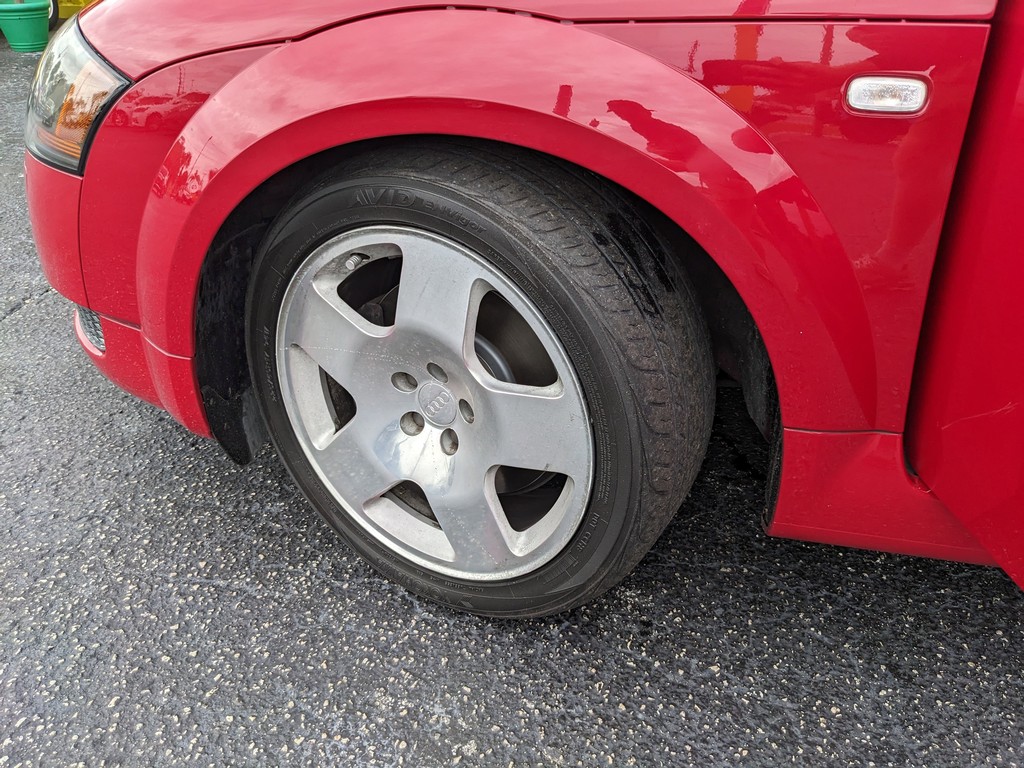 Audi TT Vehicle Full-screen Gallery Image 23