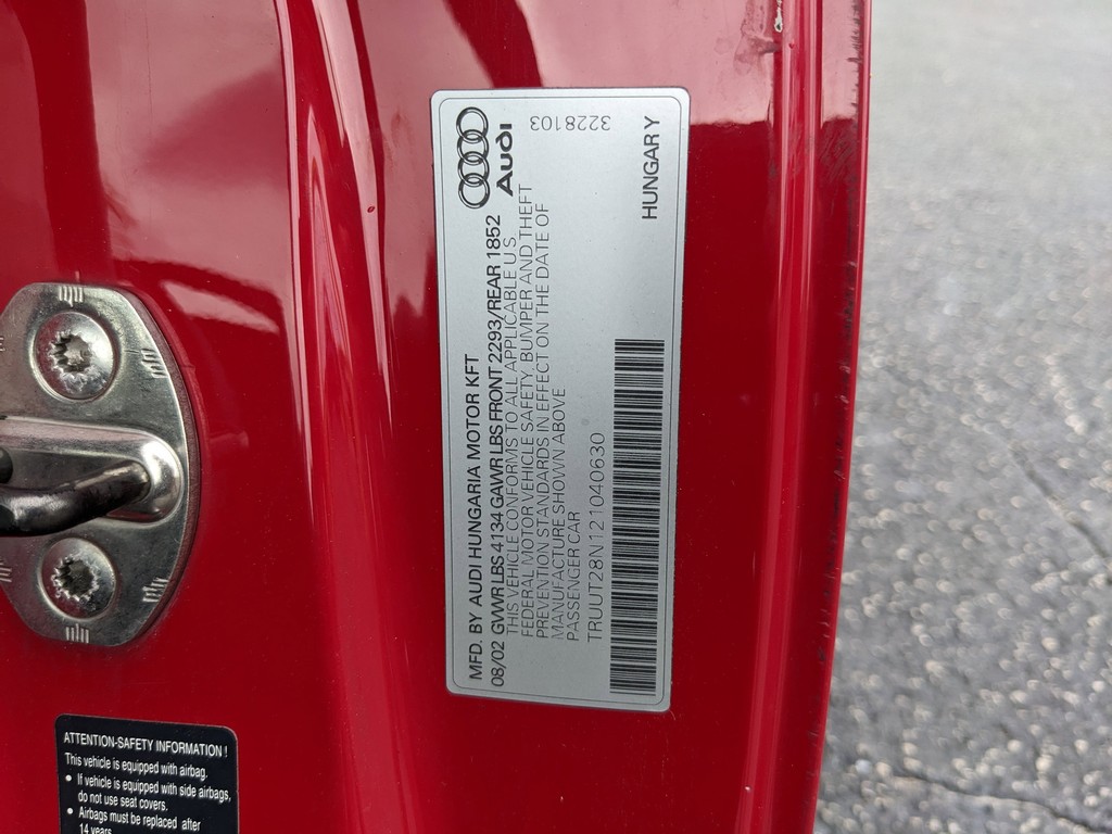 Audi TT Vehicle Full-screen Gallery Image 24