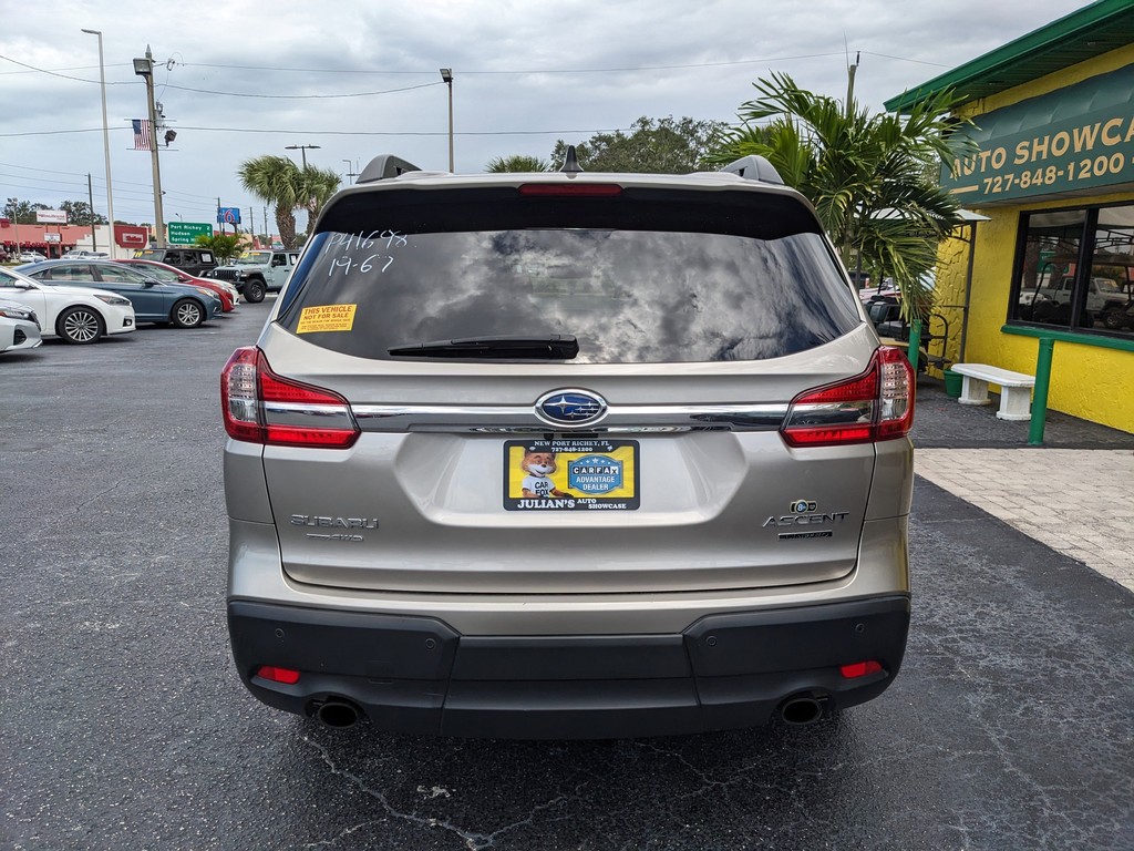 Subaru Ascent Vehicle Full-screen Gallery Image 04