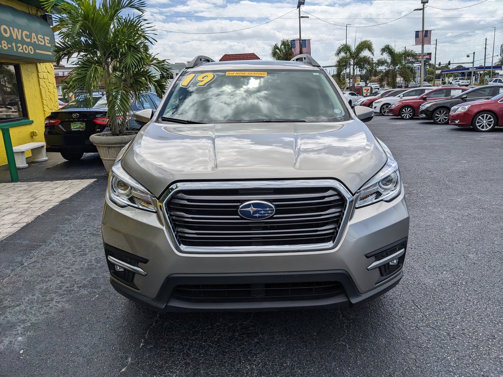 Subaru Ascent Vehicle Full-screen Gallery Image 05