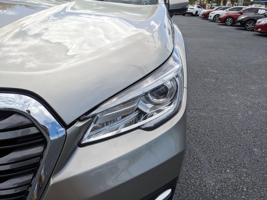 Subaru Ascent Vehicle Full-screen Gallery Image 06