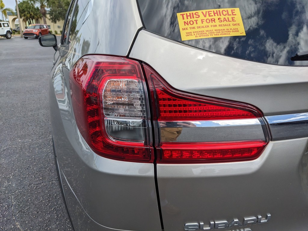 Subaru Ascent Vehicle Full-screen Gallery Image 07