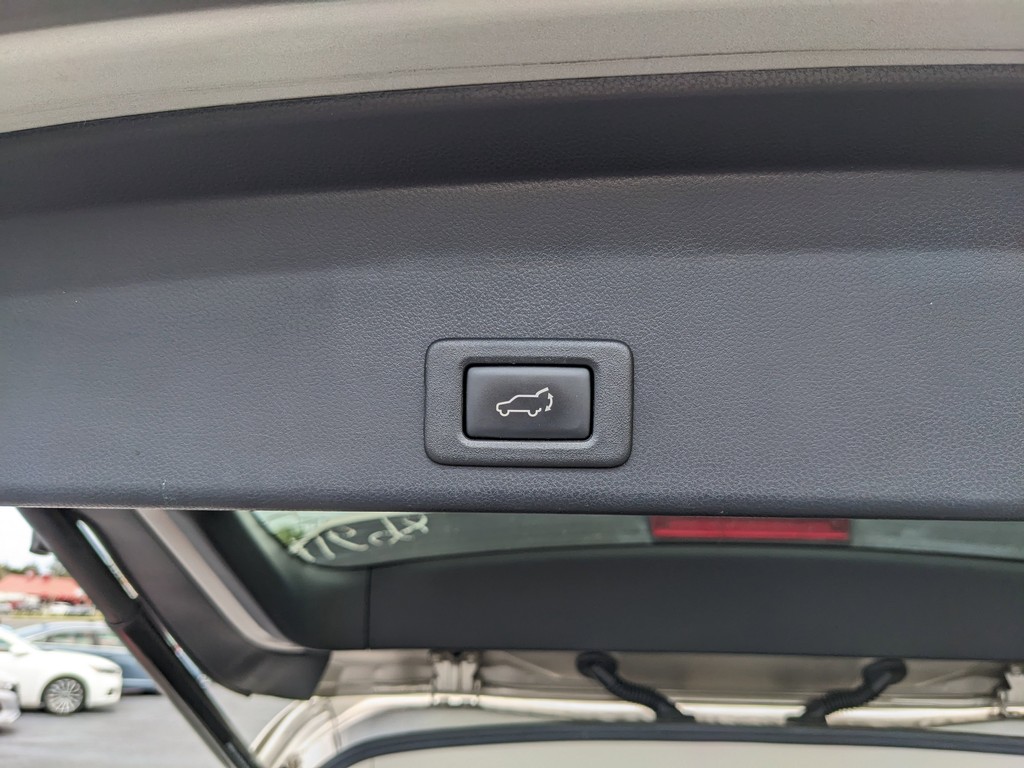 Subaru Ascent Vehicle Full-screen Gallery Image 10