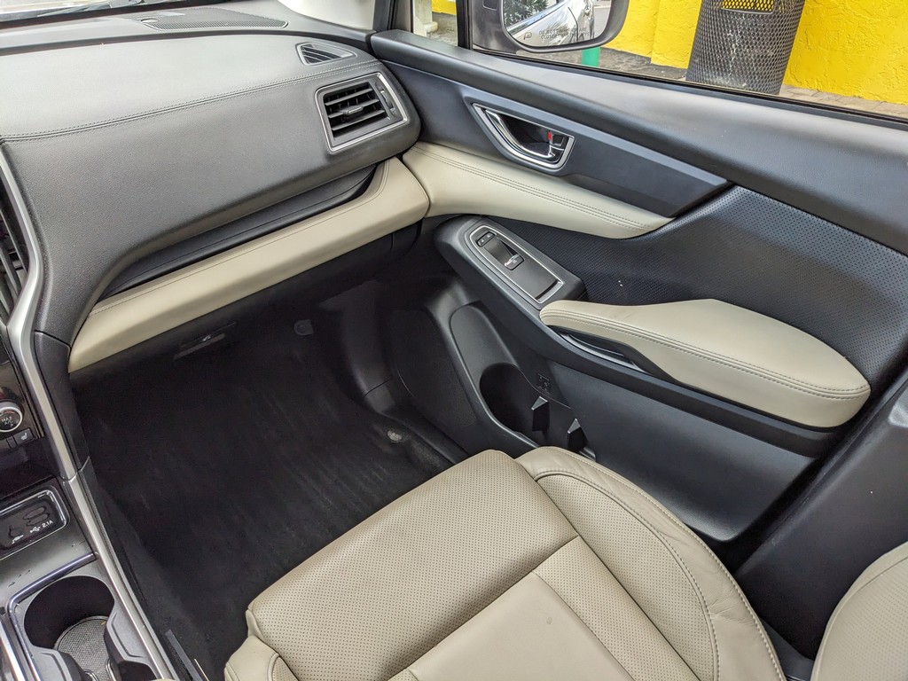 Subaru Ascent Vehicle Full-screen Gallery Image 15