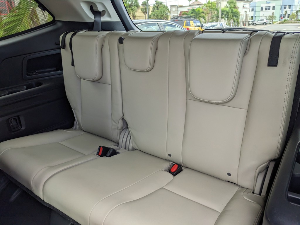 Subaru Ascent Vehicle Full-screen Gallery Image 18