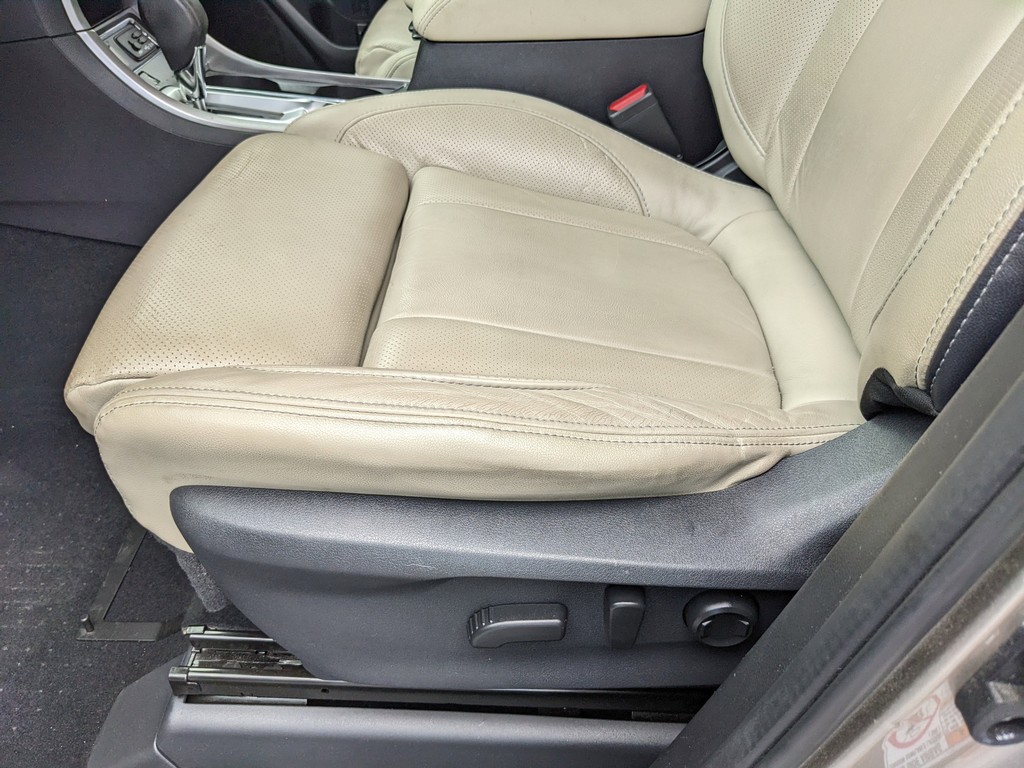 Subaru Ascent Vehicle Full-screen Gallery Image 20