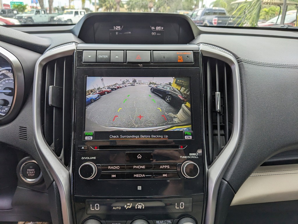 Subaru Ascent Vehicle Full-screen Gallery Image 23