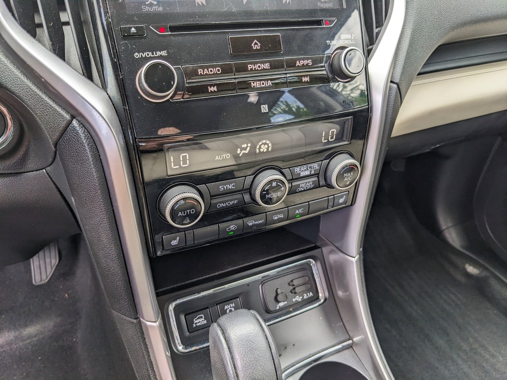 Subaru Ascent Vehicle Full-screen Gallery Image 24