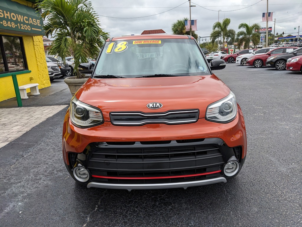 Kia Soul Vehicle Full-screen Gallery Image 05