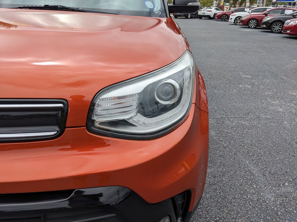 Kia Soul Vehicle Full-screen Gallery Image 06