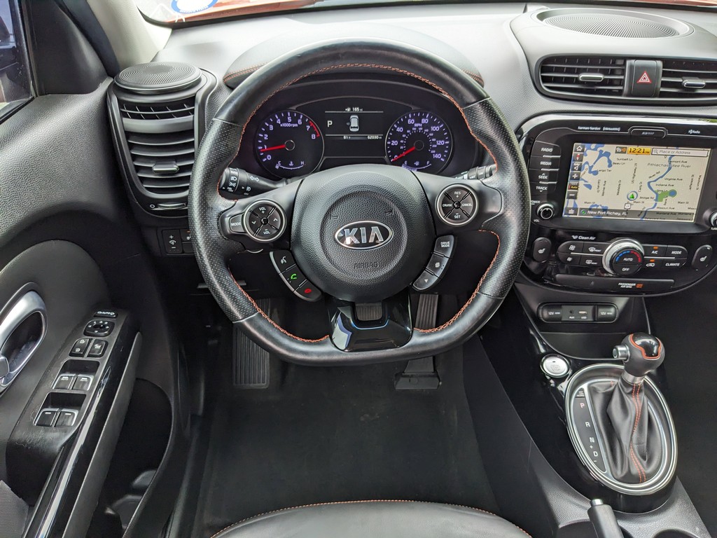 Kia Soul Vehicle Full-screen Gallery Image 11