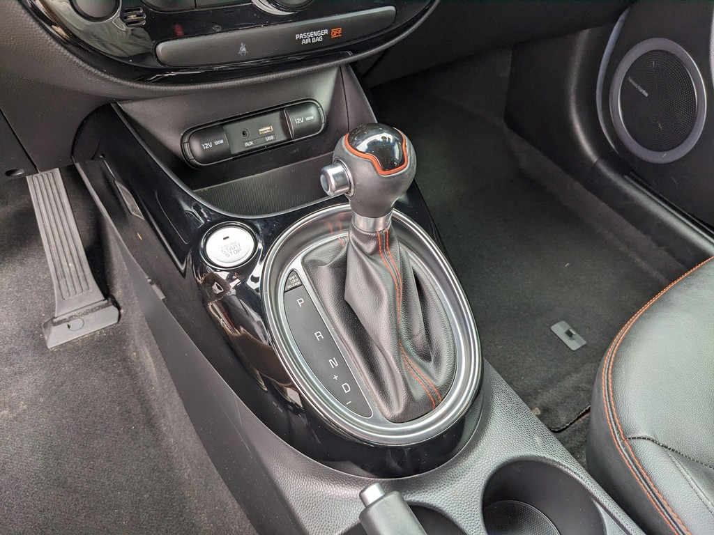 Kia Soul Vehicle Full-screen Gallery Image 21