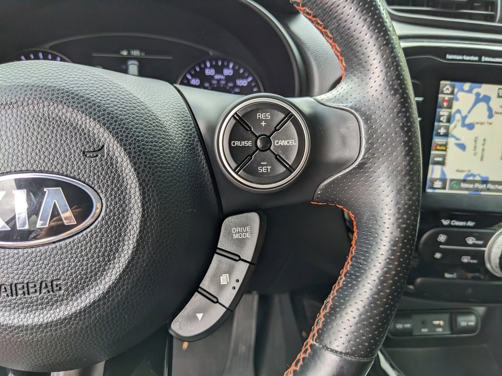 Kia Soul Vehicle Full-screen Gallery Image 25