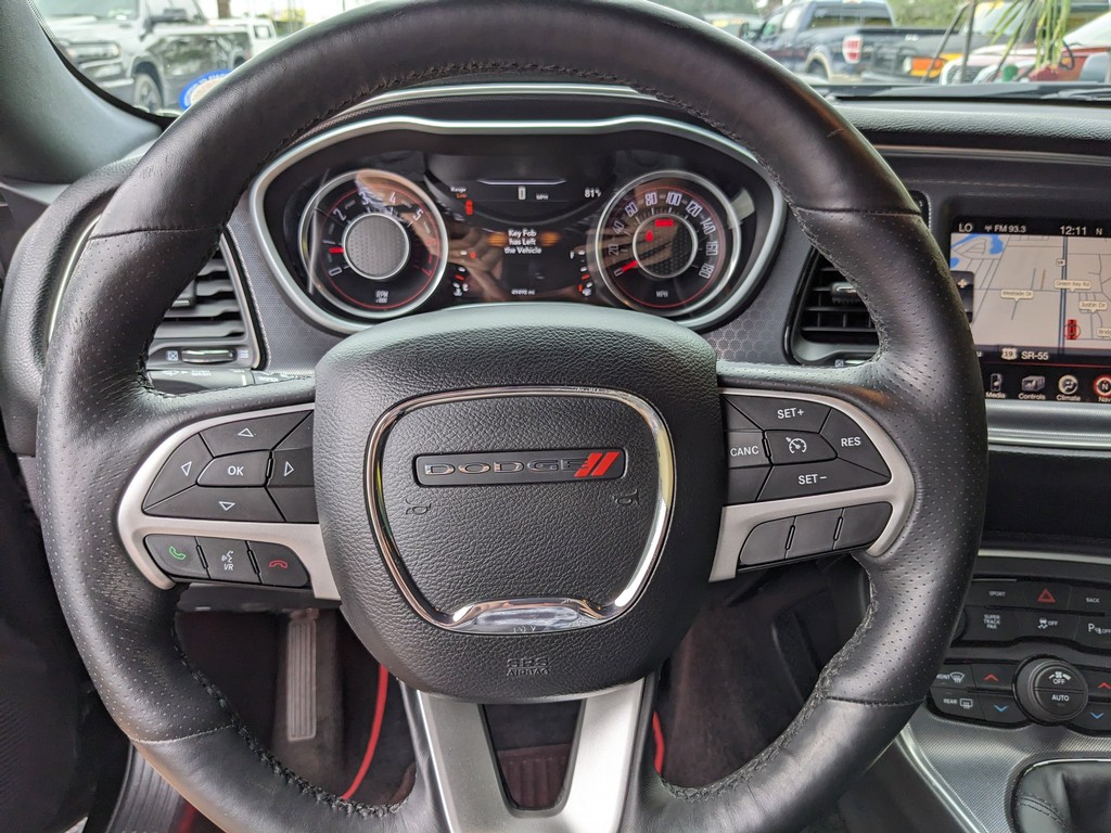 Dodge Challenger Vehicle Full-screen Gallery Image 29