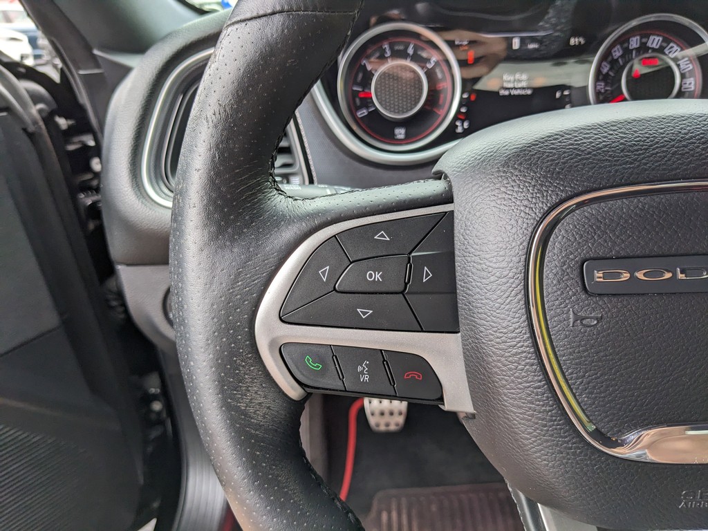 Dodge Challenger Vehicle Full-screen Gallery Image 30