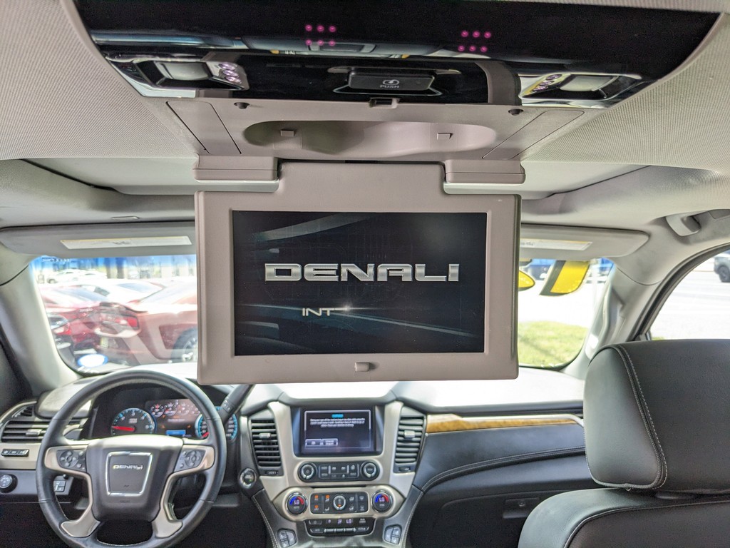 GMC Yukon Vehicle Full-screen Gallery Image 14