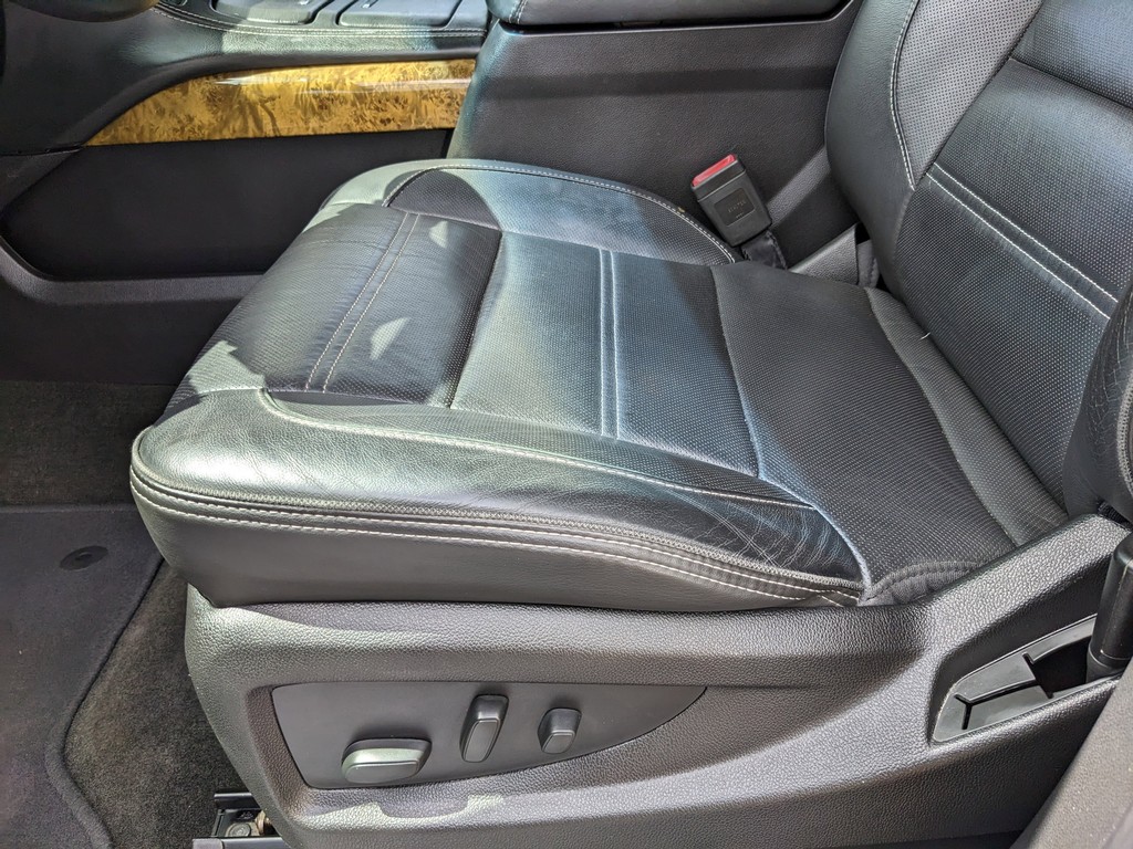 GMC Yukon Vehicle Full-screen Gallery Image 20