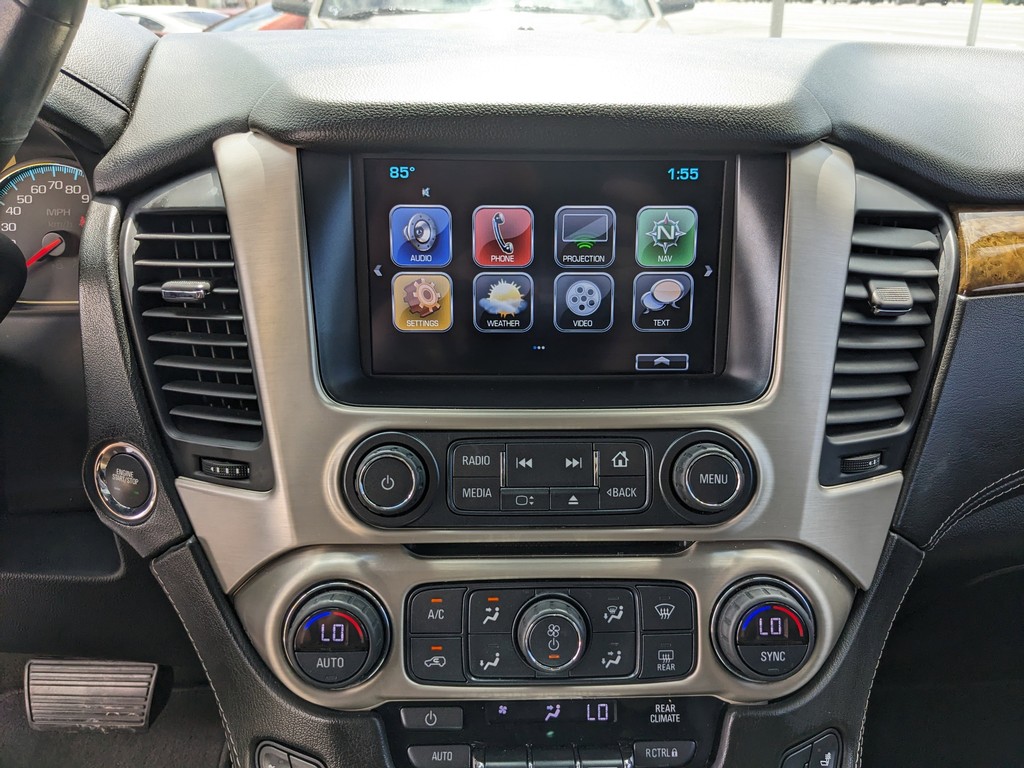 GMC Yukon Vehicle Full-screen Gallery Image 22