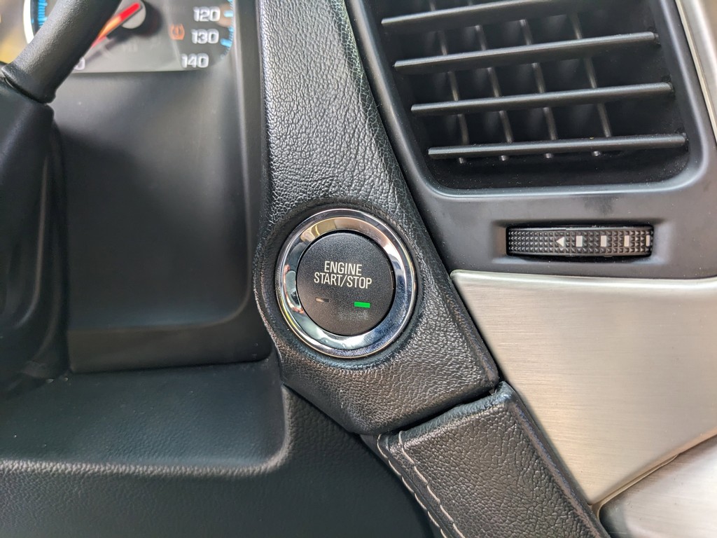 GMC Yukon Vehicle Full-screen Gallery Image 26