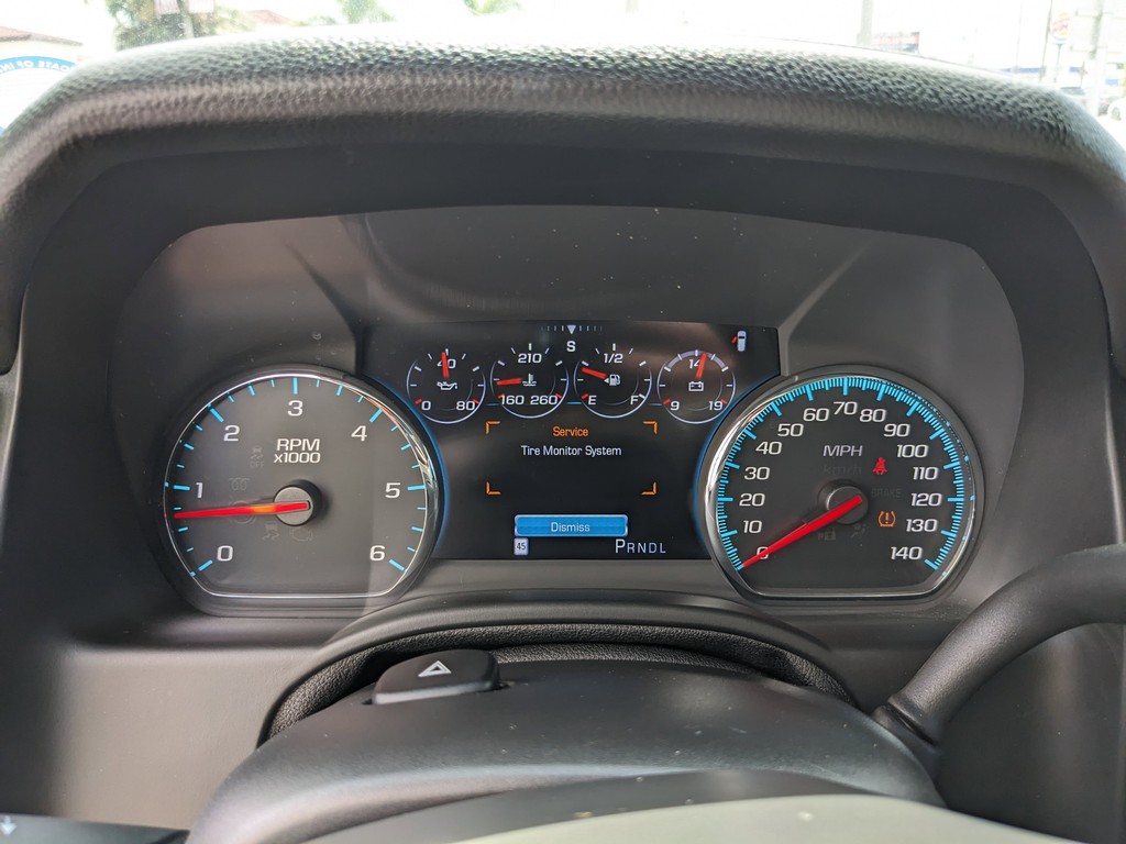 GMC Yukon Vehicle Full-screen Gallery Image 32