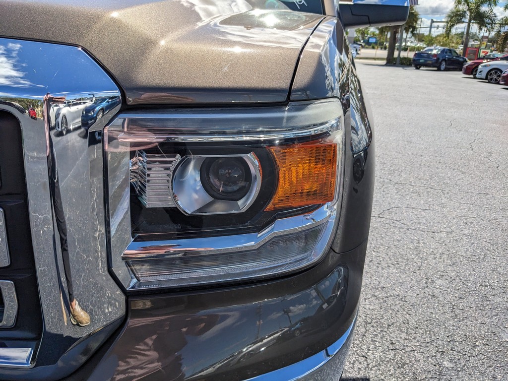 GMC Sierra 1500 Vehicle Full-screen Gallery Image 07