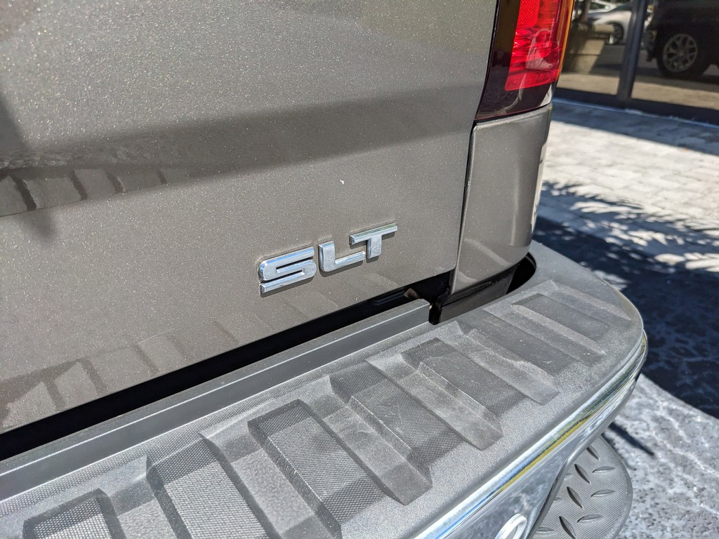 GMC Sierra 1500 Vehicle Full-screen Gallery Image 09