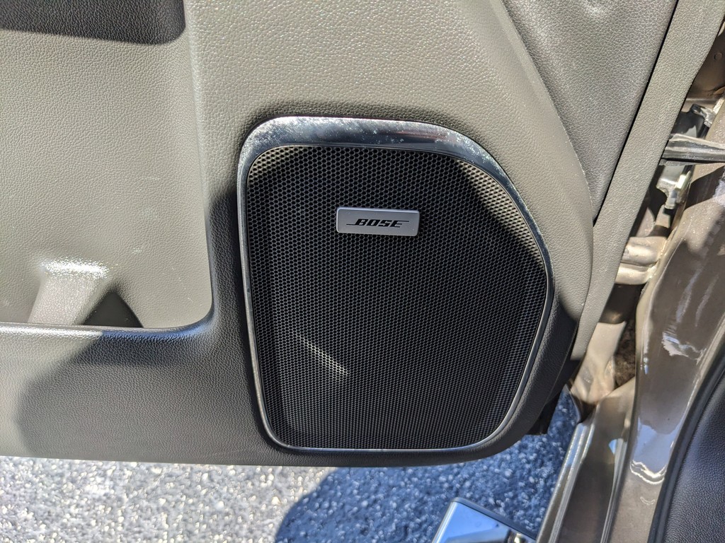 GMC Sierra 1500 Vehicle Full-screen Gallery Image 17