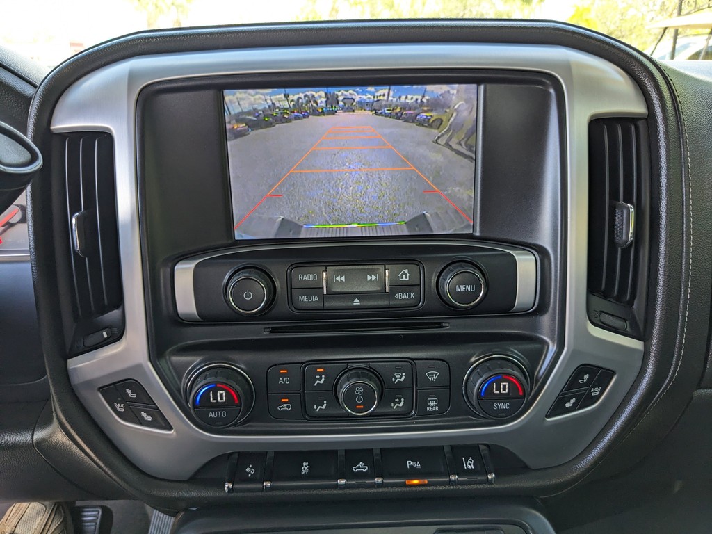 GMC Sierra 1500 Vehicle Full-screen Gallery Image 21
