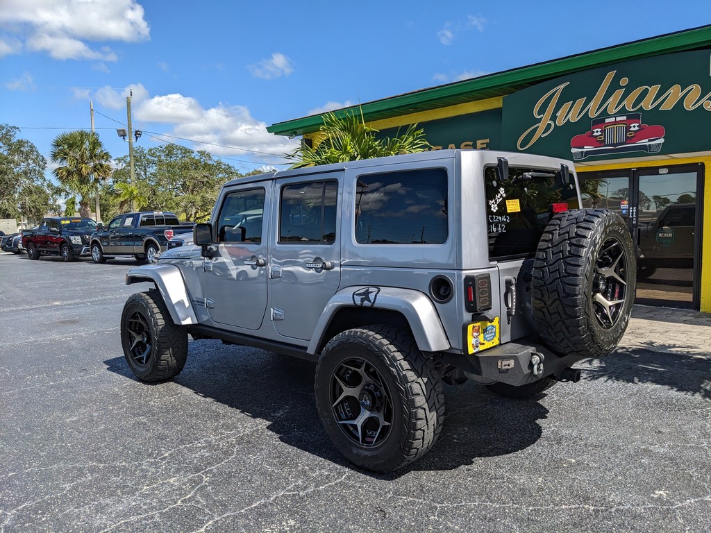 Jeep Wrangler Unlimited Vehicle Full-screen Gallery Image 04