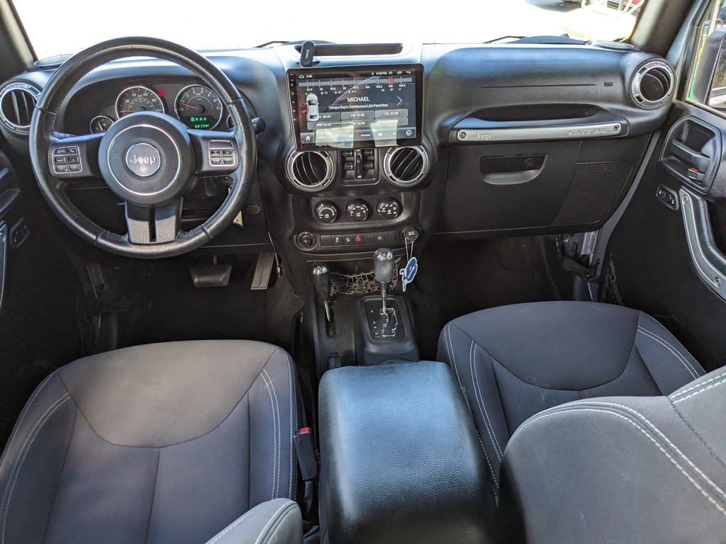 Jeep Wrangler Unlimited Vehicle Full-screen Gallery Image 10