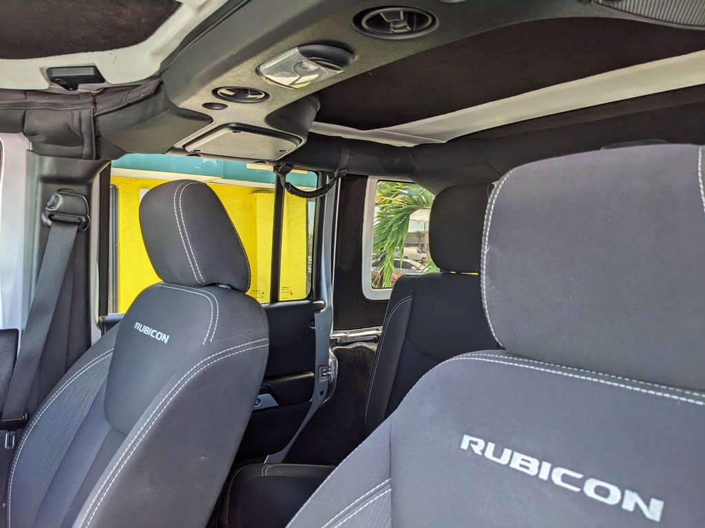 Jeep Wrangler Unlimited Vehicle Full-screen Gallery Image 17