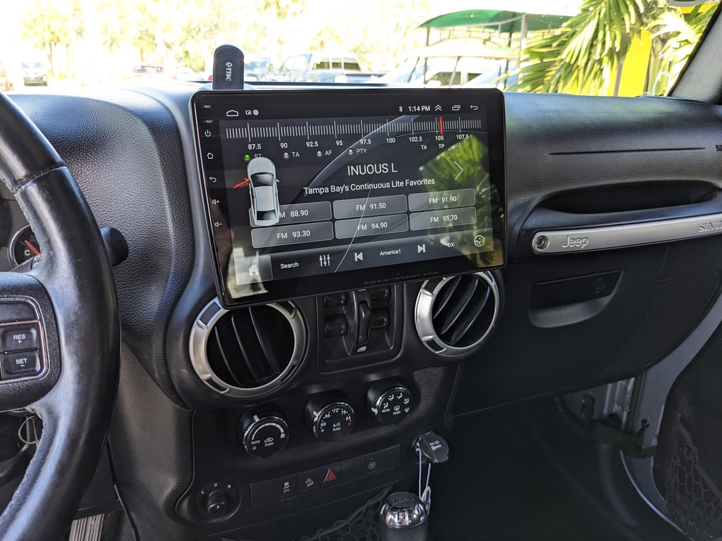 Jeep Wrangler Unlimited Vehicle Full-screen Gallery Image 18